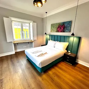 Bed & Breakfast Relax And Explore And, Lisboa