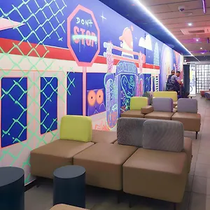  Hostel Ideal Youth Španělsko