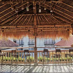 nuka-beach-inn.ubudhotelsnow.com/